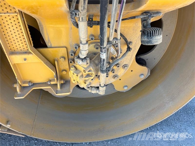 CAT CB-13 Double Drum Roller Valjci sa duplim bubnjem