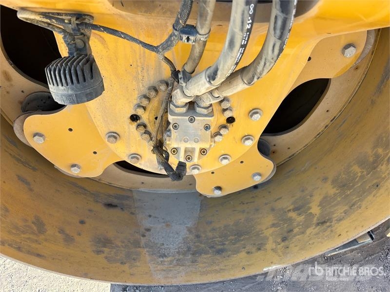 CAT CB-13 Double Drum Roller Valjci sa duplim bubnjem
