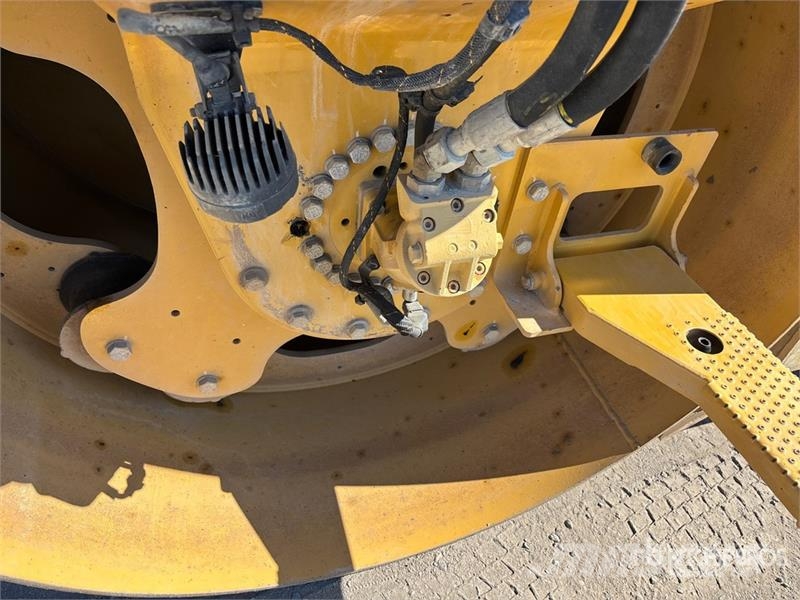 CAT CB-13 Double Drum Roller Valjci sa duplim bubnjem