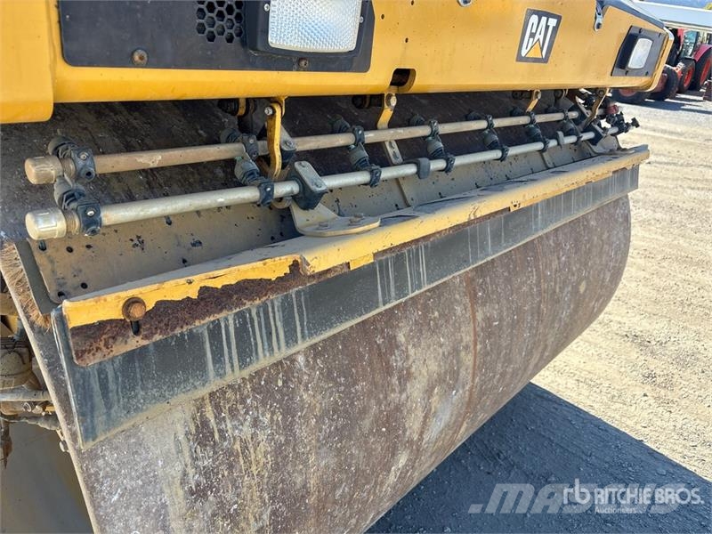 CAT CB-13 Double Drum Roller Valjci sa duplim bubnjem