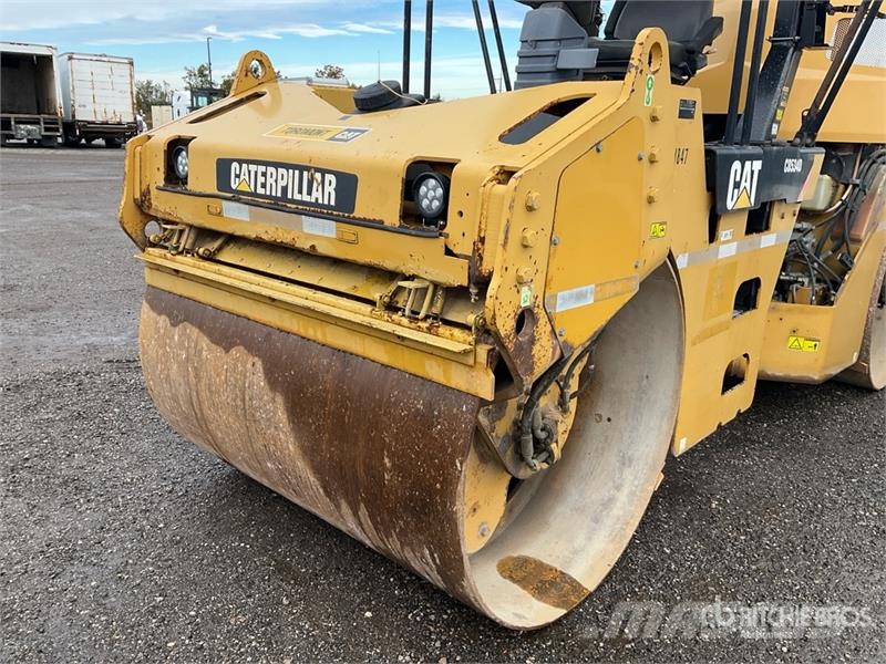 CAT CB-534D Double Drum Roller Twin drum rollers