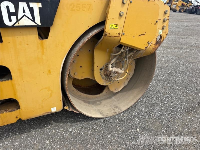 CAT CB-534D Double Drum Roller Rodillos de doble tambor