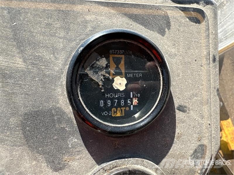 CAT CS563C Smooth Drum Compactor مداحل أحادية الأسطوانة
