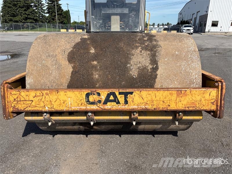 CAT CS563C Smooth Drum Compactor مداحل أحادية الأسطوانة