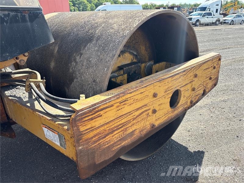CAT CS563C Smooth Drum Compactor مداحل أحادية الأسطوانة