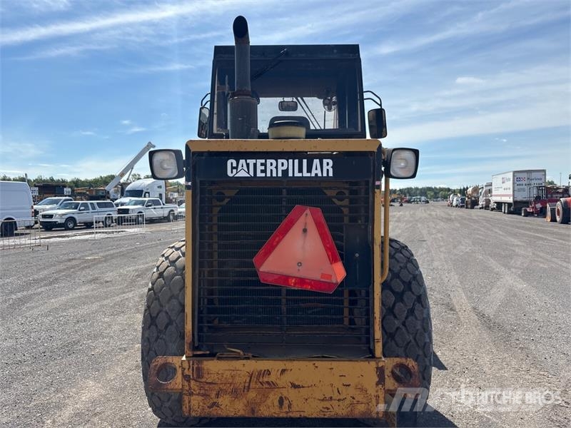 CAT CS563C Smooth Drum Compactor مداحل أحادية الأسطوانة