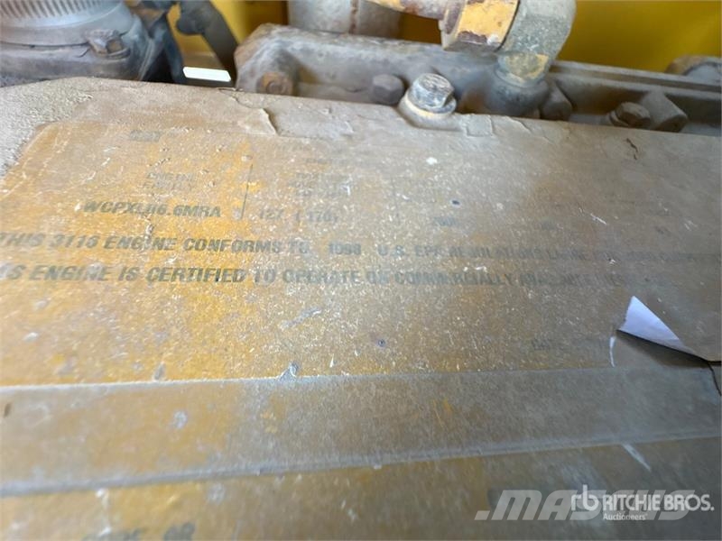 CAT CS563C Smooth Drum Compactor مداحل أحادية الأسطوانة
