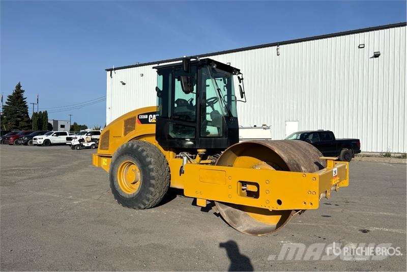 CAT CS56B Smooth Drum Compactor Valjci sa jednim bubnjem