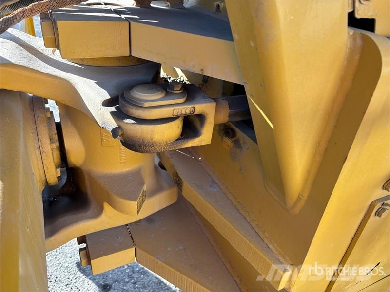 CAT CS56B Smooth Drum Compactor Valjci sa jednim bubnjem