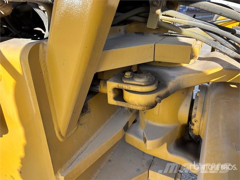 CAT CS56B Smooth Drum Compactor Valjci sa jednim bubnjem