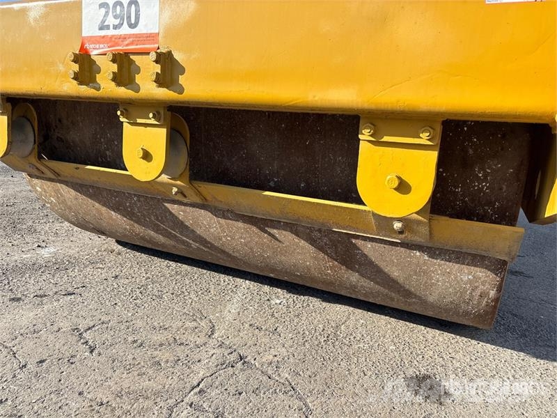 CAT CS56B Smooth Drum Compactor Valjci sa jednim bubnjem
