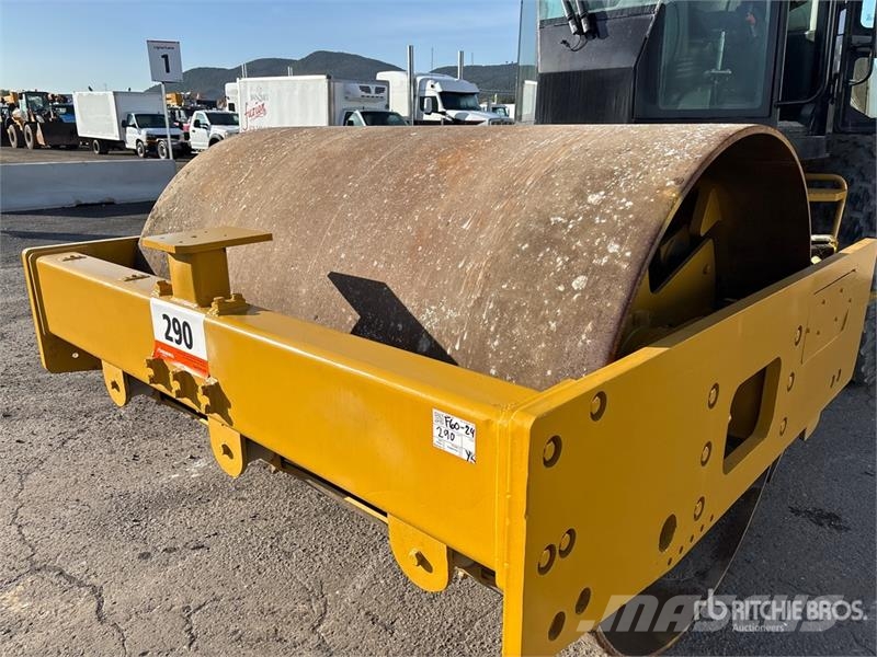CAT CS56B Smooth Drum Compactor Valjci sa jednim bubnjem