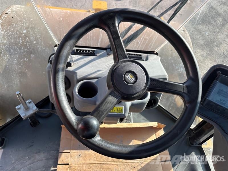 CAT CS56B Smooth Drum Compactor Valjci sa jednim bubnjem