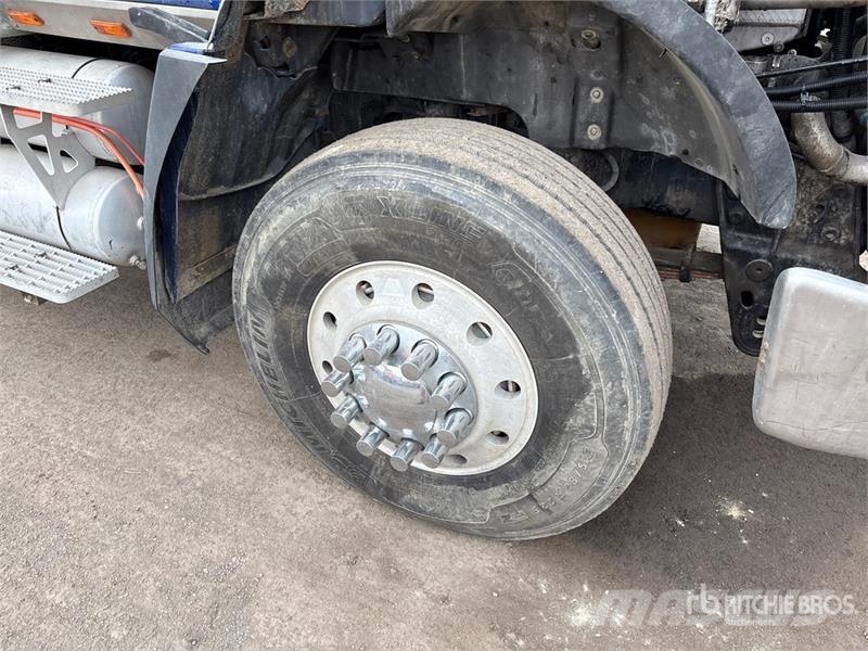 CAT CT660L Vilcēji