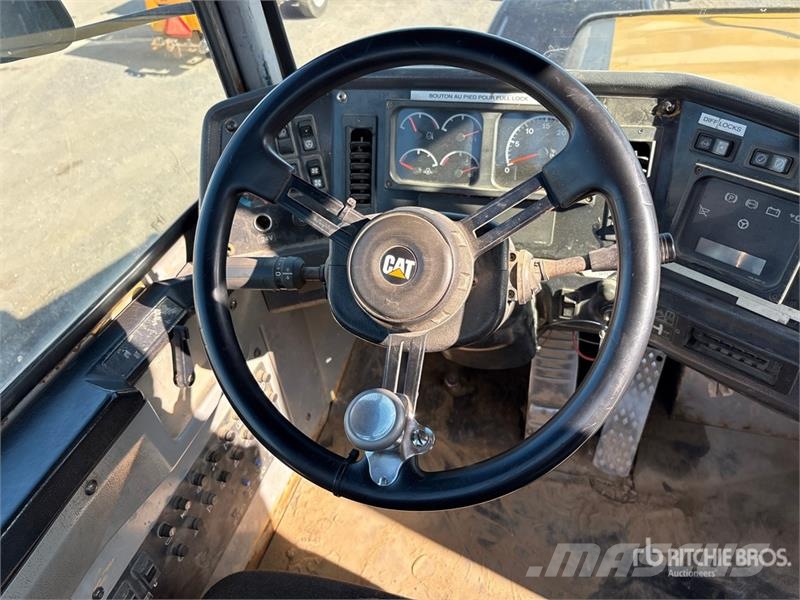 CAT D250E Series II Articulated Dump Truck Dumper - Knickgelenk