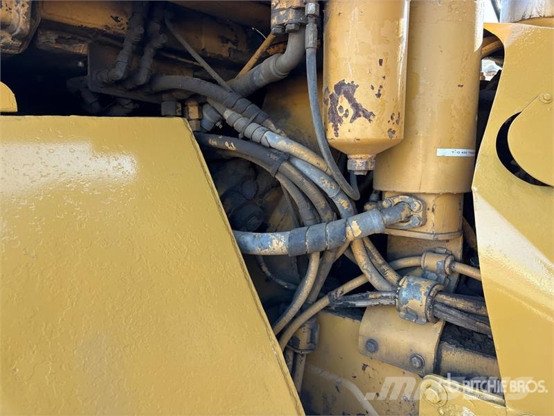 CAT D250E Series II Articulated Dump Truck Dumper - Knickgelenk