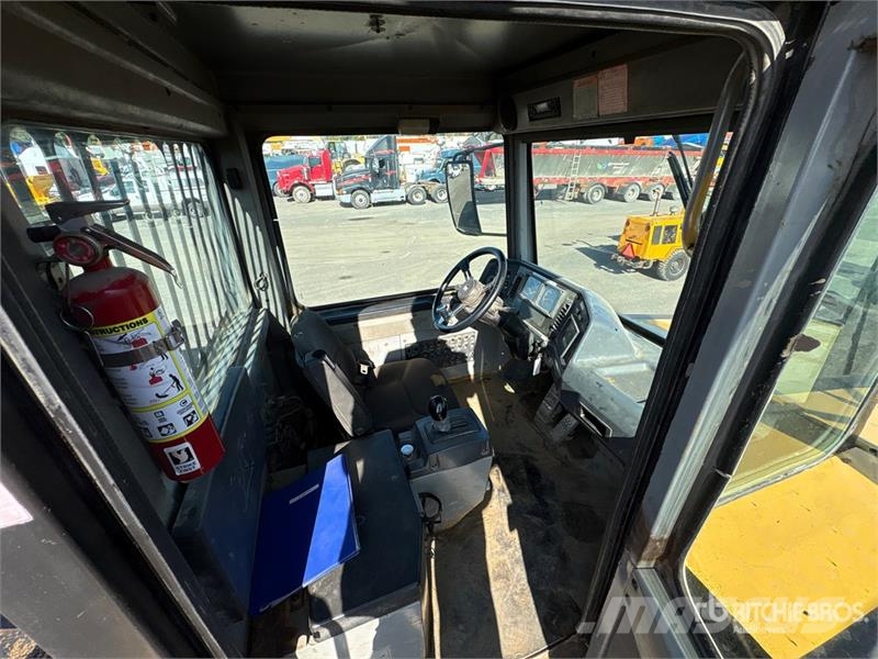 CAT D250E Series II Articulated Dump Truck Dumper - Knickgelenk