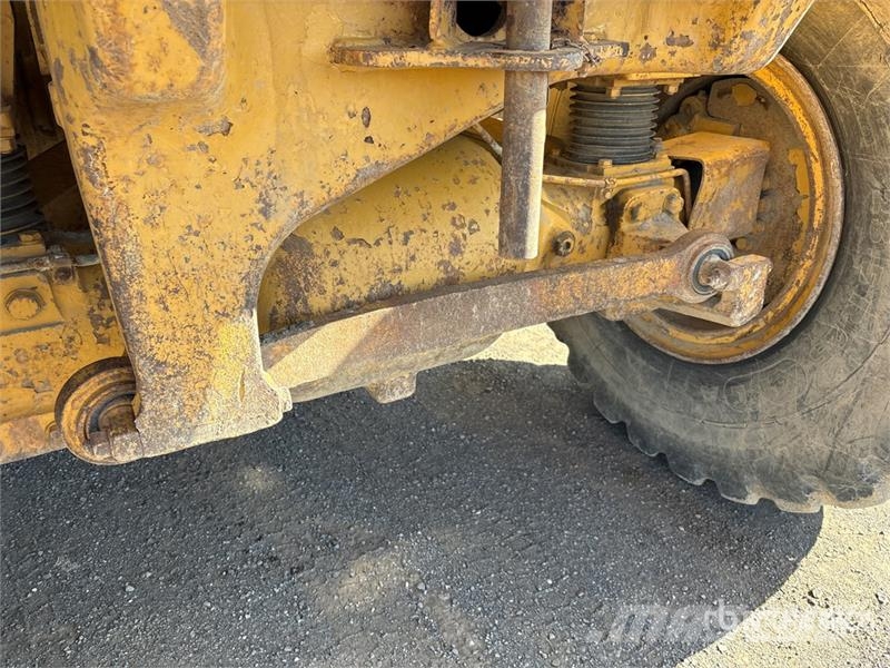 CAT D250E Series II Articulated Dump Truck Dumper - Knickgelenk