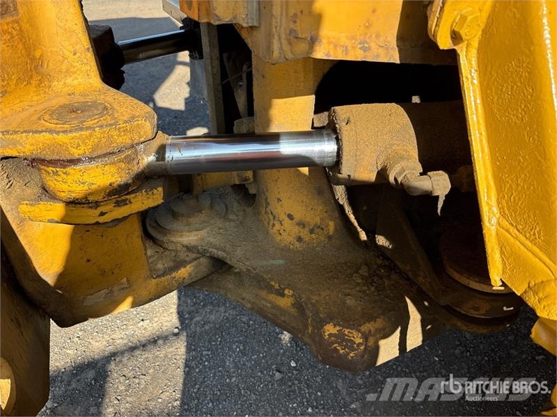 CAT D250E Series II Articulated Dump Truck Dumper - Knickgelenk