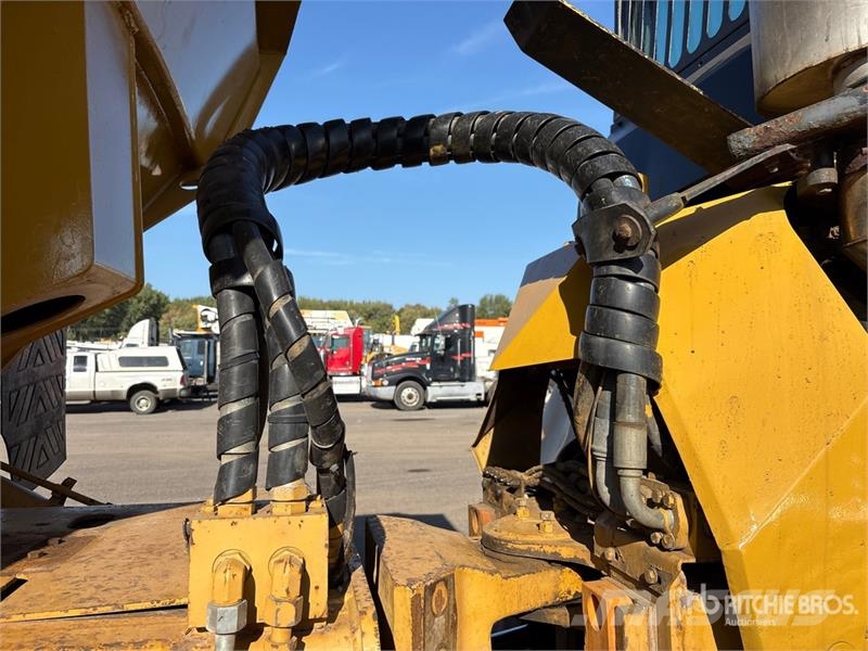 CAT D250E Series II Articulated Dump Truck Dumper - Knickgelenk