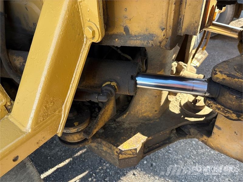 CAT D250E Series II Articulated Dump Truck Dumper - Knickgelenk