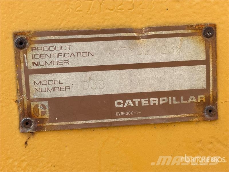 CAT D3B Crawler Dozer Buldožeri guseničari