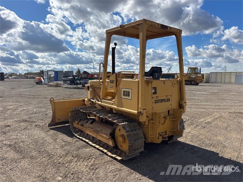 CAT D3B Crawler Dozer Buldožeri guseničari
