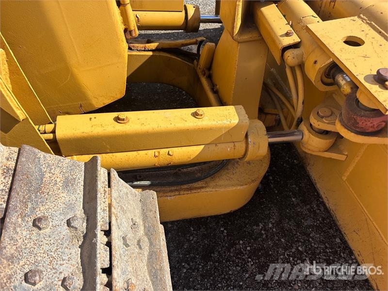 CAT D3B Crawler Dozer Buldožeri guseničari