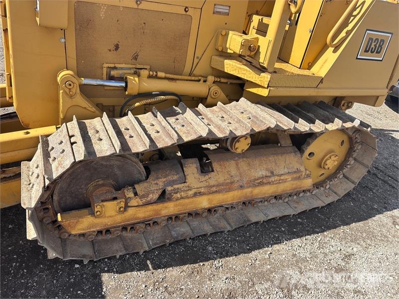 CAT D3B Crawler Dozer Buldožeri guseničari