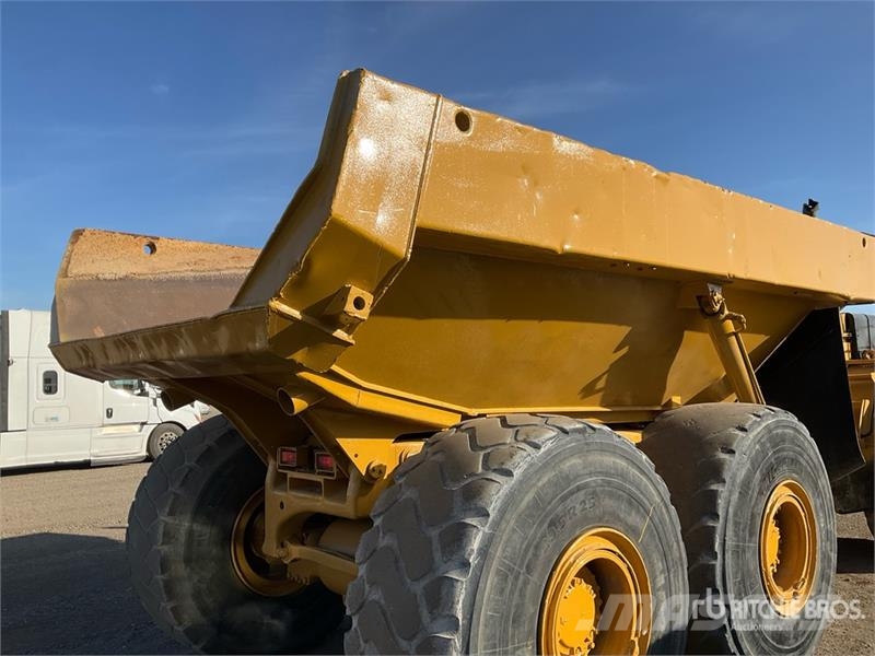 CAT D400 Series II Articulated Dump Truck Csuklósdömperek