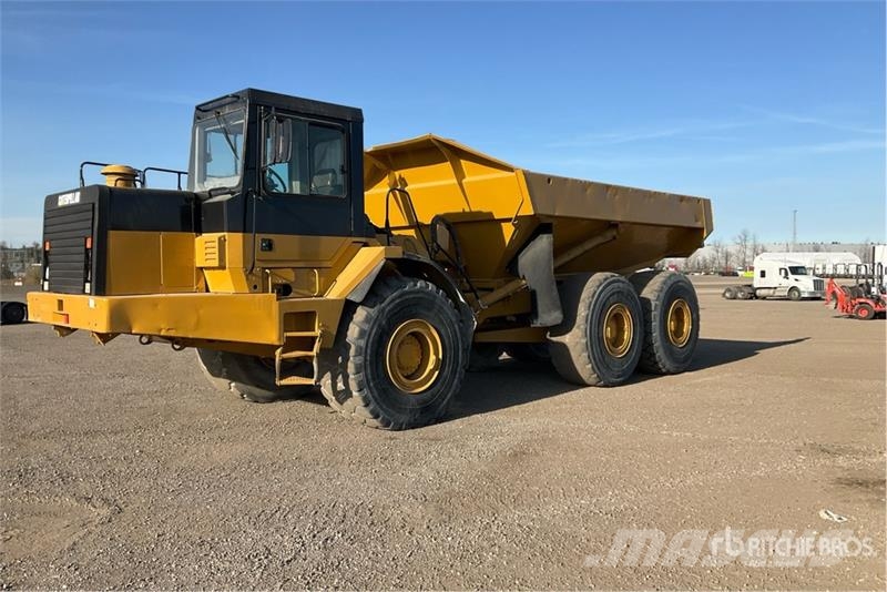 CAT D400 Series II Articulated Dump Truck Csuklósdömperek