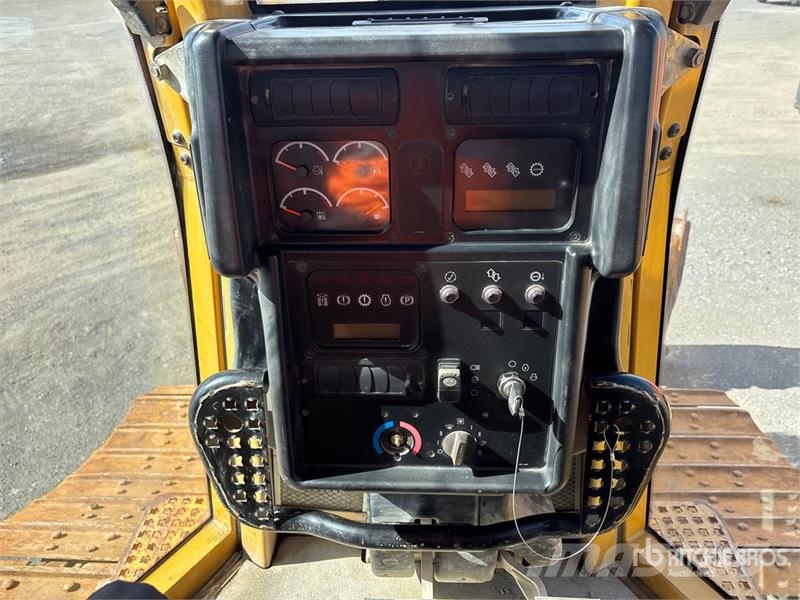 CAT D5N XL Гусеничні бульдозери