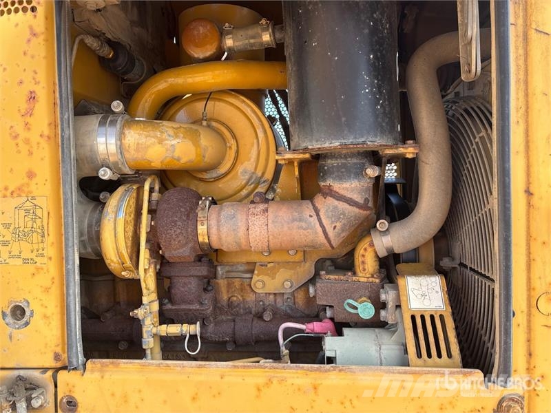 CAT D5N XL Гусеничні бульдозери