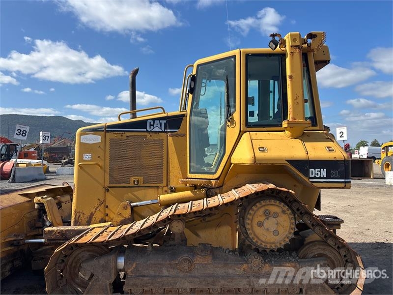 CAT D5N XL Гусеничні бульдозери