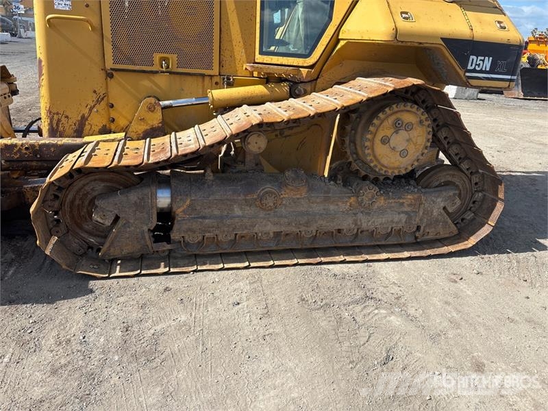 CAT D5N XL Гусеничні бульдозери
