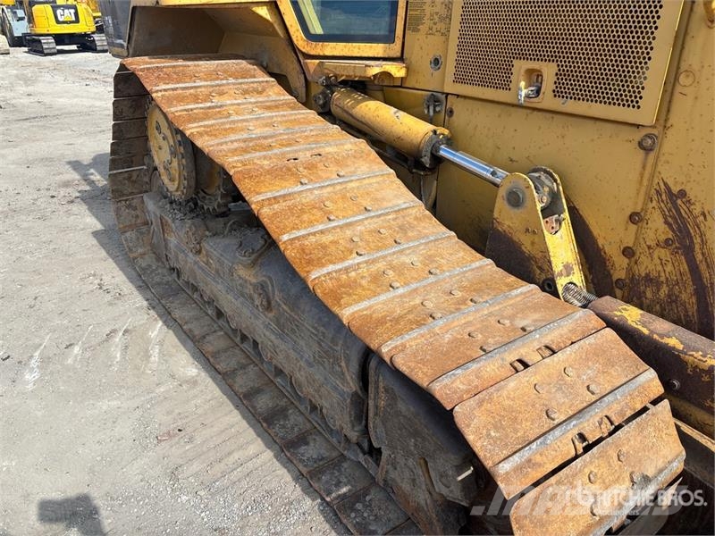 CAT D5N XL Гусеничні бульдозери