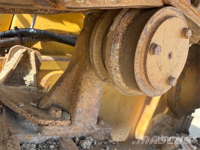 CAT D5N XL Гусеничні бульдозери