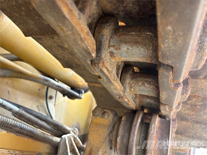 CAT D5N XL Гусеничні бульдозери