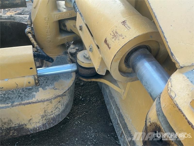 CAT D6M XL Crawler Dozer lánctalpas dózerek