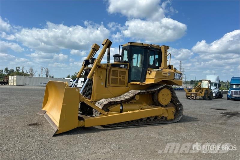 CAT D6T XL Гусеничные бульдозеры