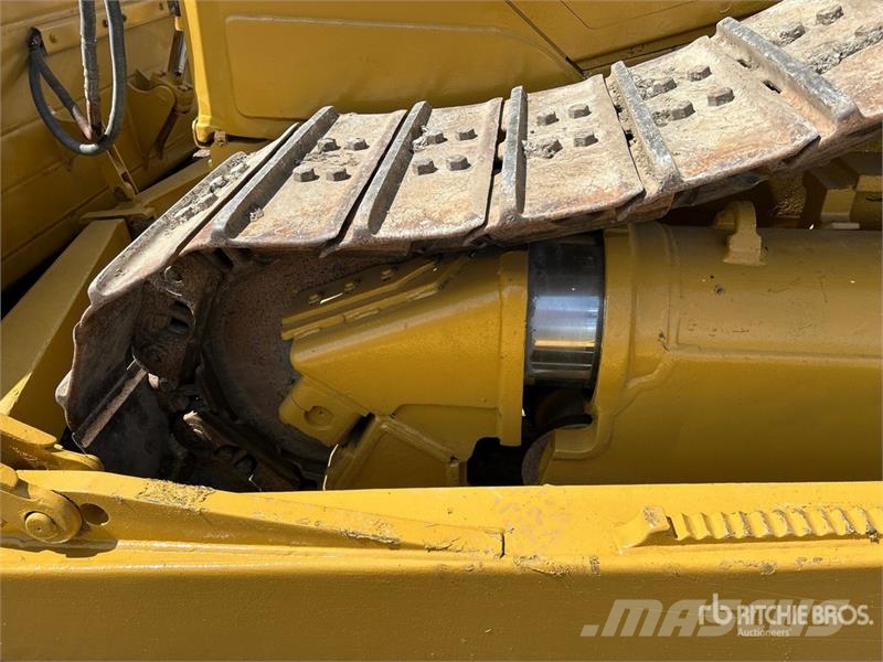CAT D6T XL Гусеничные бульдозеры