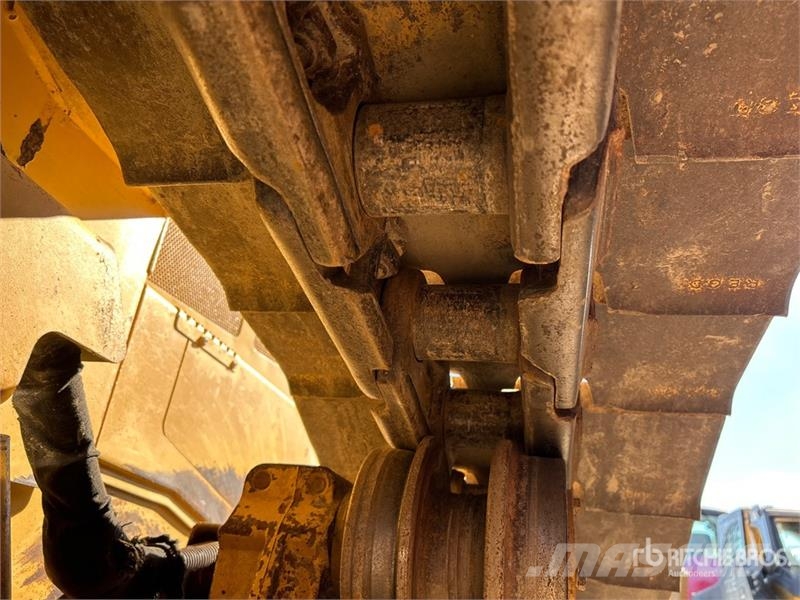 CAT D6T XL Crawler Dozer Bulldozer