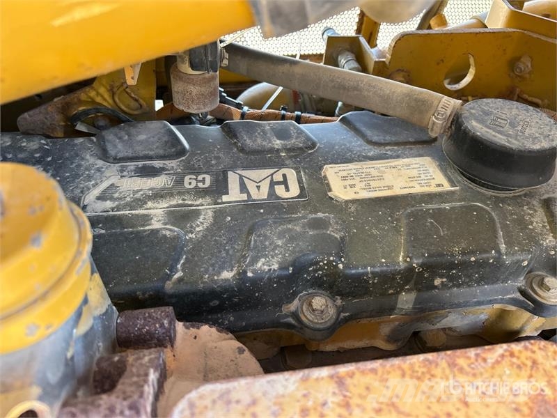 CAT D6T XL Crawler Dozer Bulldozer