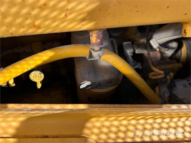CAT D6T XL Crawler Dozer Bulldozer