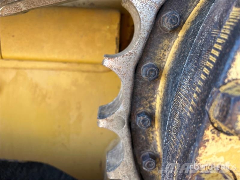 CAT D6T XL Crawler Dozer Bulldozer