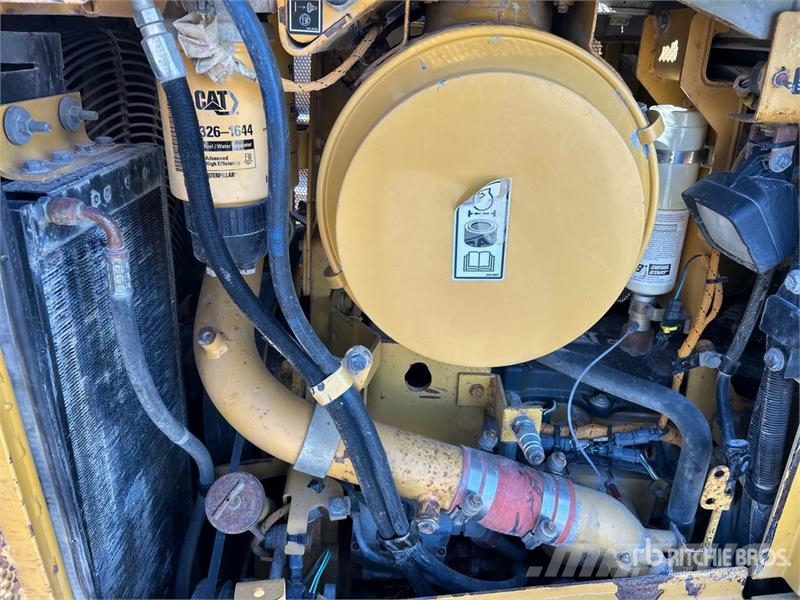 CAT D6T XL Crawler Dozer Bulldozer