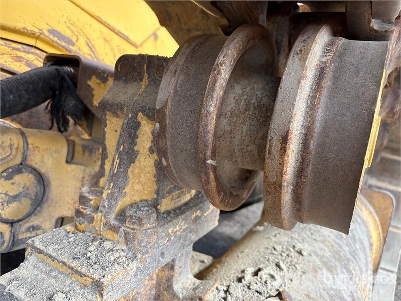 CAT D6T XW Crawler Dozer Гусеничні бульдозери
