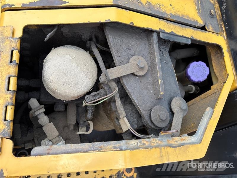 CAT D6T XW Crawler Dozer Гусеничні бульдозери