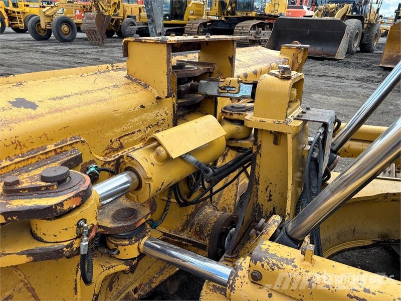 CAT D6T XW Crawler Dozer Гусеничні бульдозери