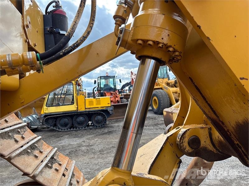 CAT D6T XW Crawler Dozer Гусеничні бульдозери